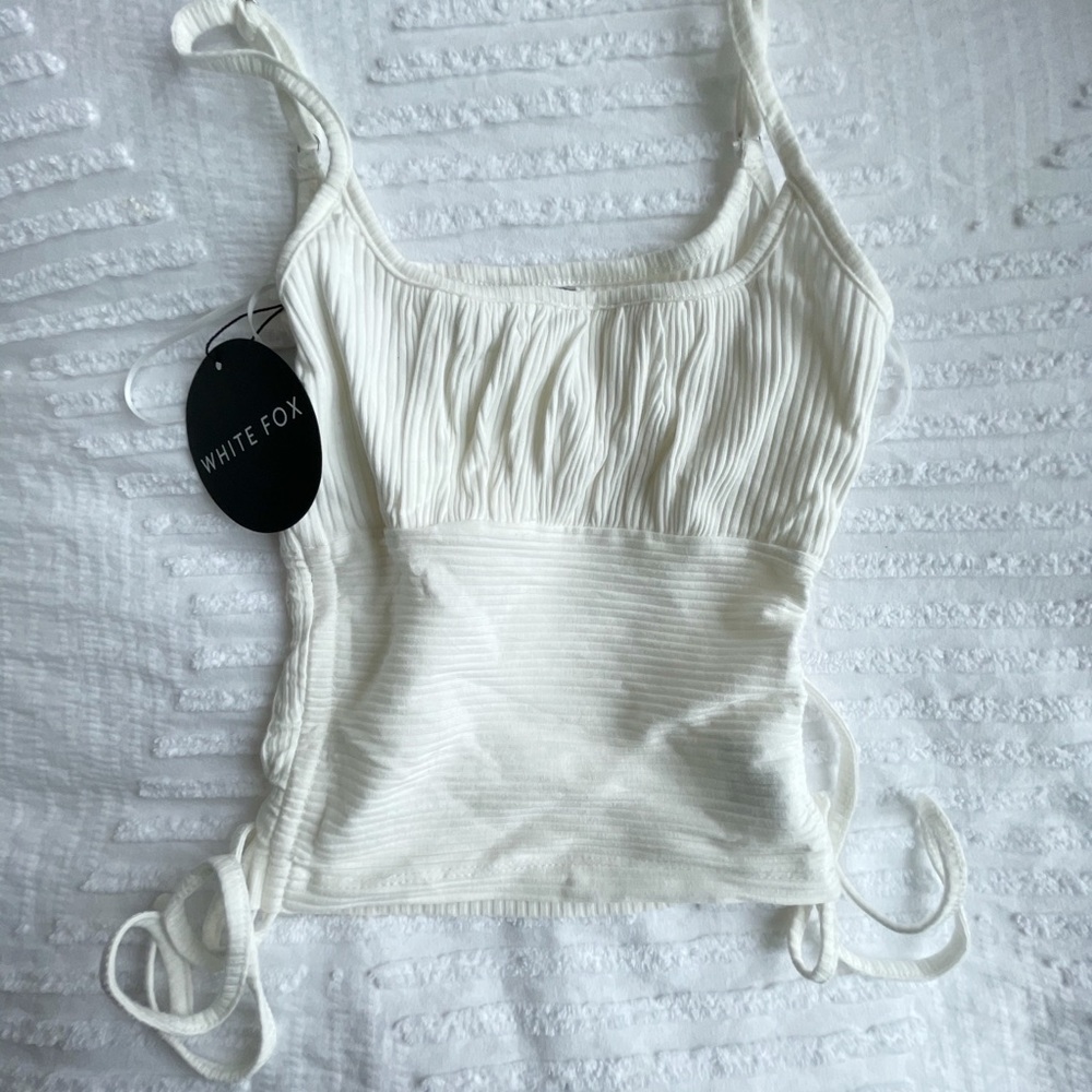 WHITE FOX Coming Undone Crop White